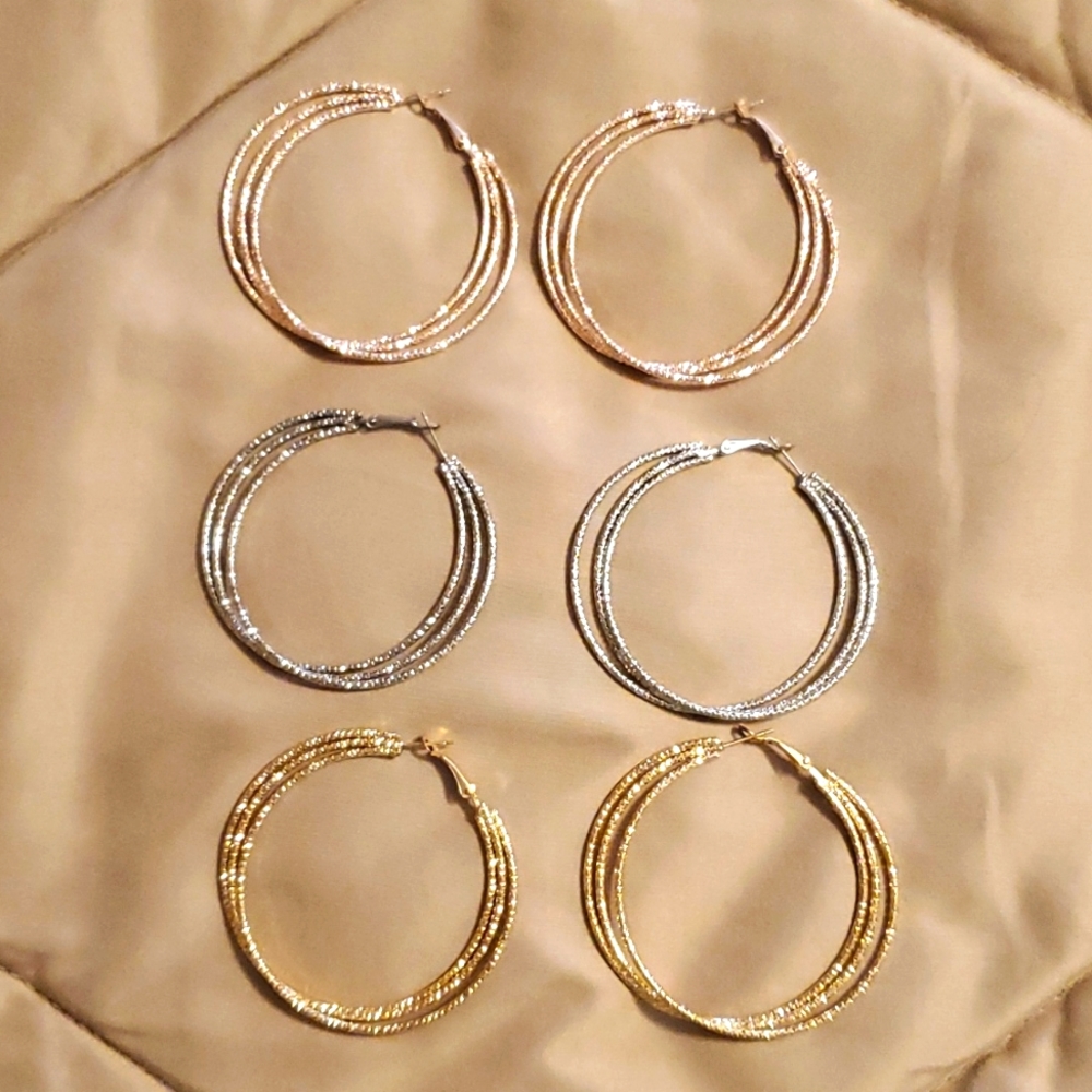 Set of 3 hoop earrings